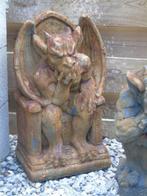 standbeeld van een monster waterspuwer zittend steen pat roe, Tuin en Terras, Nieuw, Steen, Overige typen, Ophalen of Verzenden