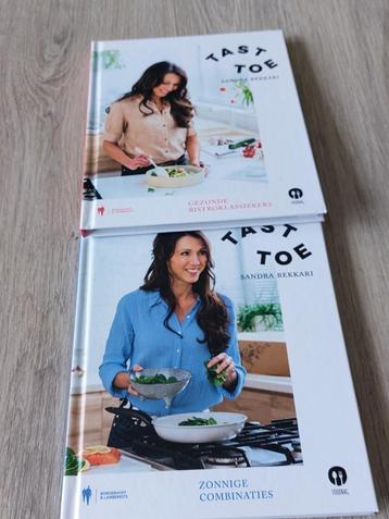 2 Kookboeken Sandra Bekkari beschikbaar voor biedingen