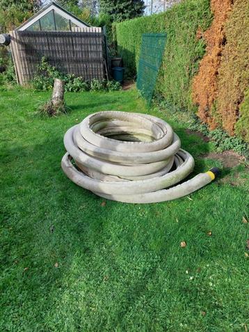 35m de tuyau de drainage de 100 mm beschikbaar voor biedingen