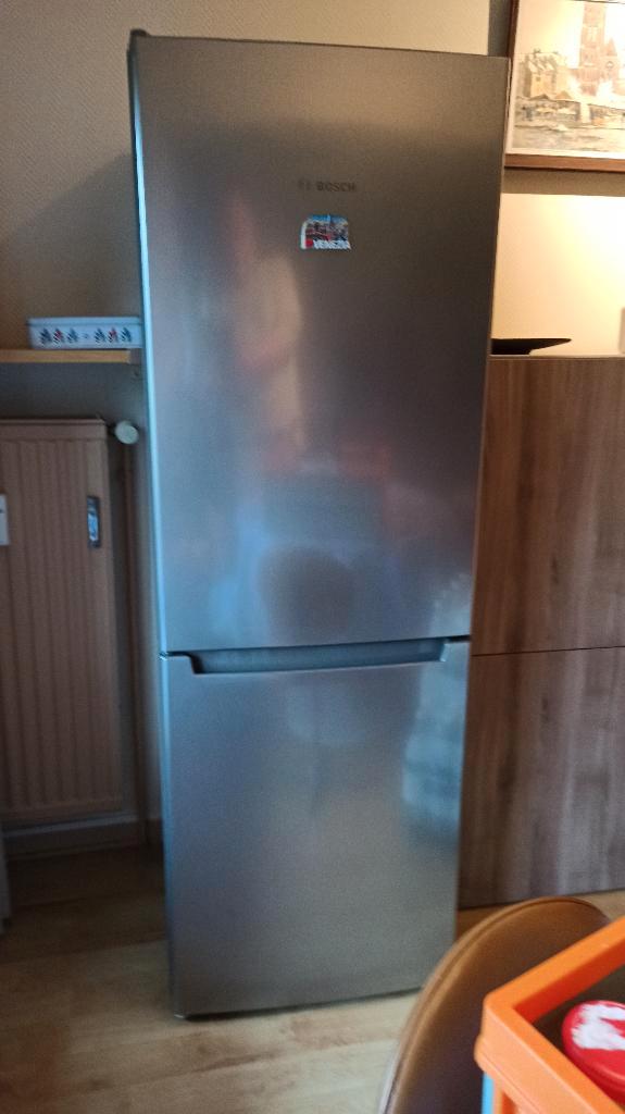 combiné Frigo/freezer Bosch, Electroménager, Réfrigérateurs & Frigos, Comme neuf, Avec congélateur séparé, 200 litres ou plus