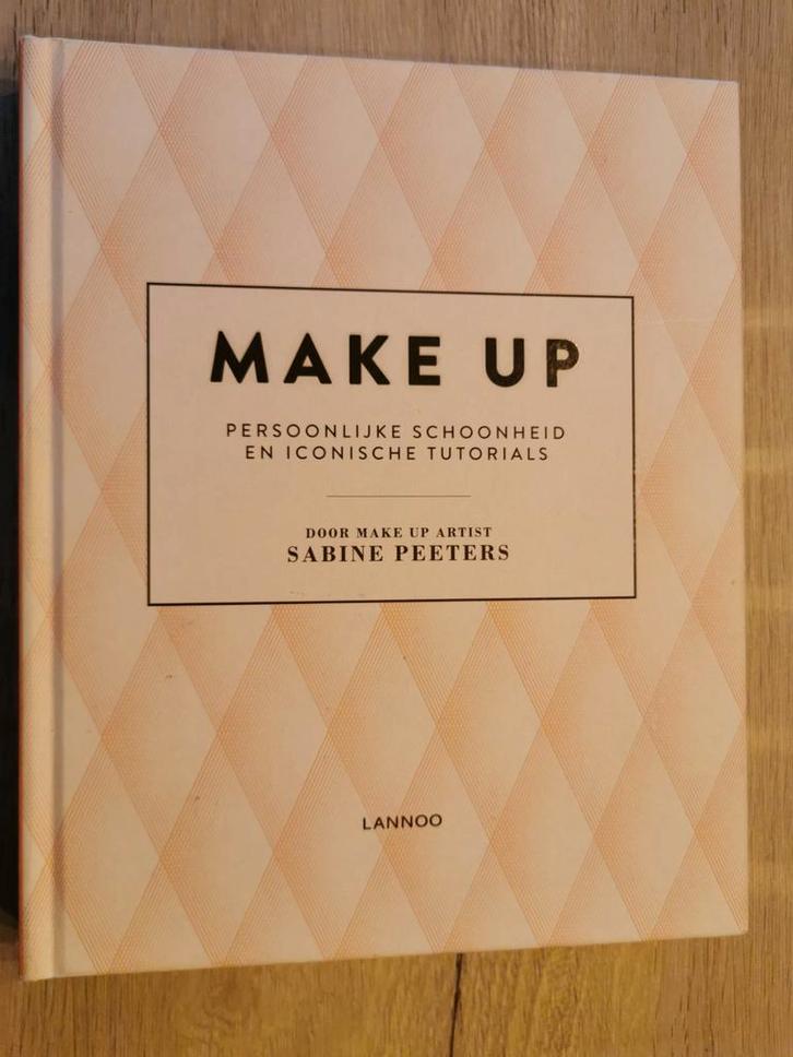 Sabine Peeters - Make up, Boeken, Mode, Zo goed als nieuw, Ophalen of Verzenden