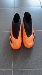 Adidas sportschoenen, Ophalen