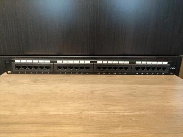 Cat6 type 110 patchpaneel met 24 poorten voor rackmontage beschikbaar voor biedingen