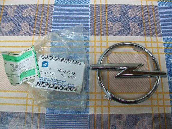 Opel - General Motors - GM - Embleem - Chroom - Logo, Auto-onderdelen, Overige Auto-onderdelen, Opel, Nieuw, Ophalen of Verzenden