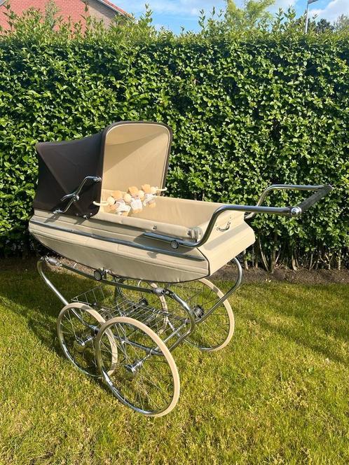 Authentieke kinderwagen van Koelstra in leder, Kinderen en Baby's, Kinderwagens en Combinaties, Zo goed als nieuw, Kinderwagen