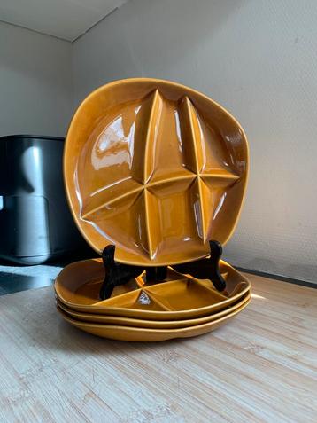 Assiettes a fondue  beschikbaar voor biedingen