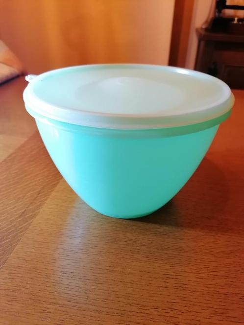 Boîte à légumes "Tupperware", Maison & Meubles, Cuisine| Tupperware, Comme neuf, Boîte, Vert, Blanc, Enlèvement ou Envoi