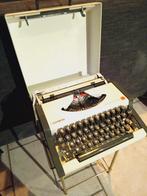 Machine à écrire vintage Olympia Traveller de Luxe, Divers, Comme neuf, Enlèvement ou Envoi