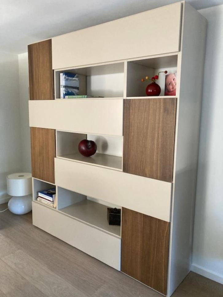 wandkast, Huis en Inrichting, Kasten | Wandmeubels, Zo goed als nieuw, 200 cm of meer, 150 tot 200 cm, 25 tot 50 cm, Met deur(en)