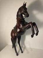 Oud stijgerend paard in leder, Antiek en Kunst, Verzenden