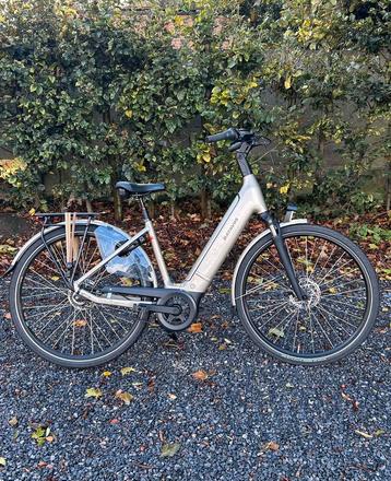 Batavus Finez e-bike RIEMAANDRIJVING SMART beschikbaar voor biedingen