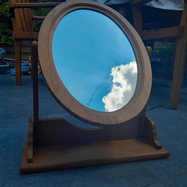houten ronde spiegel met verstelbaar frame – €20, Antiek en Kunst, Antiek | Spiegels, Minder dan 100 cm, Ovaal, Ophalen
