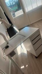 Nagel tafel te koop met afzuigkap  beschikbaar voor biedingen