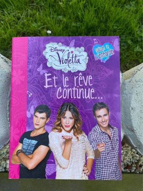 Violetta. Disney. Seizoen 2 is compleet. En de droom gaat ve, Boeken, Kinderboeken | Jeugd | 10 tot 12 jaar, Gelezen, Fictie, Ophalen of Verzenden