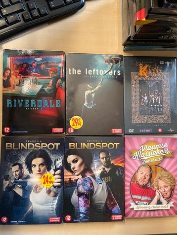 Verschillende series op dvd beschikbaar voor biedingen