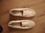 Damesschoenen wit + beige gaatjes, Merk Ara, M 39., Kleding | Dames, Ophalen, Wit, Ara, Gedragen
