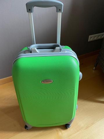 Groene handbagagekoffer. NIEUWE! beschikbaar voor biedingen