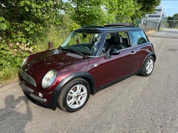 Mini Cooper 2003. 1.6 benz. Gekeurd voor verkoop beschikbaar voor biedingen