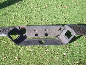 pvc,  onderdeel achter bumper dodge ram 2010 beschikbaar voor biedingen