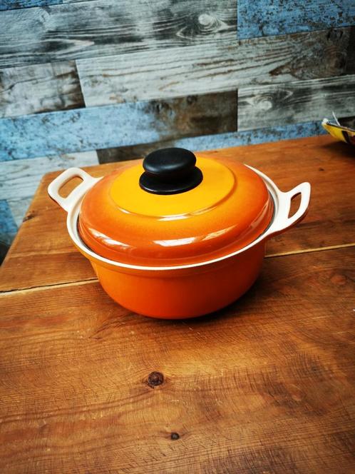 Gietijzeren stoofpan 24, Huis en Inrichting, Keuken | Potten en Pannen, Zo goed als nieuw, Ophalen of Verzenden