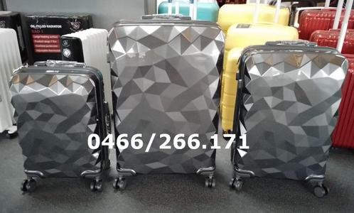 3 pcs Set de Valises Nouveau Model 2023, Bijoux, Sacs & Beauté, Valises, Neuf, Plastique dur, Roulettes, Enlèvement ou Envoi