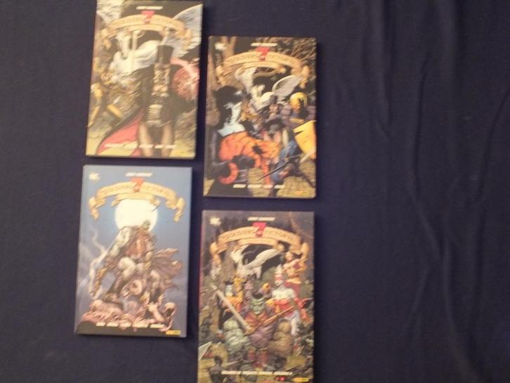 SEVEN SOLDIERS OF VICTORY (4 ALBUMS EO)  EDITIONS PANINI, Boeken, Stripverhalen, Zo goed als nieuw, Meerdere stripboeken, Ophalen of Verzenden