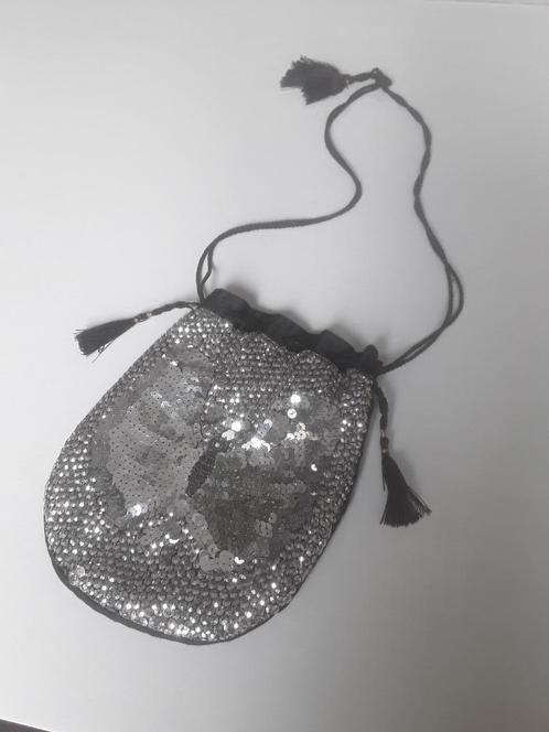 Vintage schoudertasje met pailletten, Handtassen en Accessoires, Tassen | Damestassen, Gebruikt, Schoudertasje, Zwart, Ophalen of Verzenden