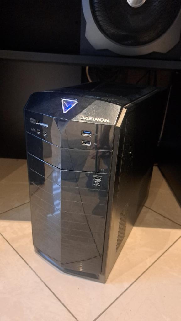 ordinateur Médion Akoya e2225 D, Computers en Software, Desktop Pc's, Gebruikt, 3 tot 4 Ghz, HDD, 32 GB, Met videokaart, Met monitor