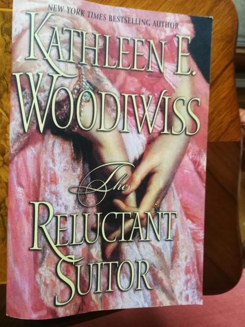 Kathleen WOODIWISS - la prétendante réticente - anglais, Livres, Langue | Anglais, Comme neuf, Fiction, Enlèvement ou Envoi