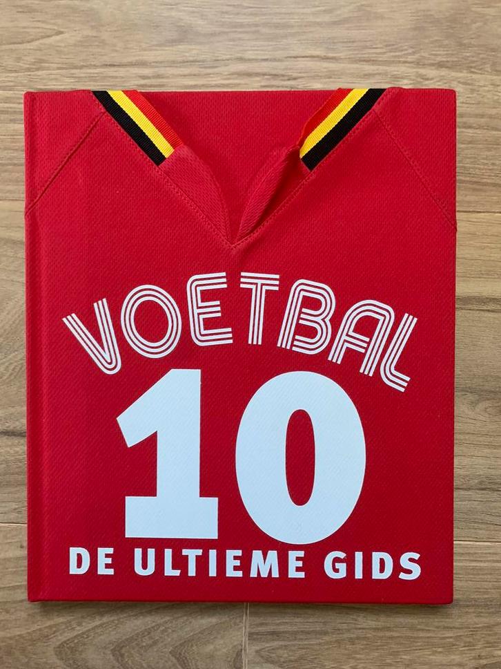 Voetbalboek: De Ultieme Gids, Boeken, Sportboeken, Zo goed als nieuw, Balsport, Ophalen of Verzenden