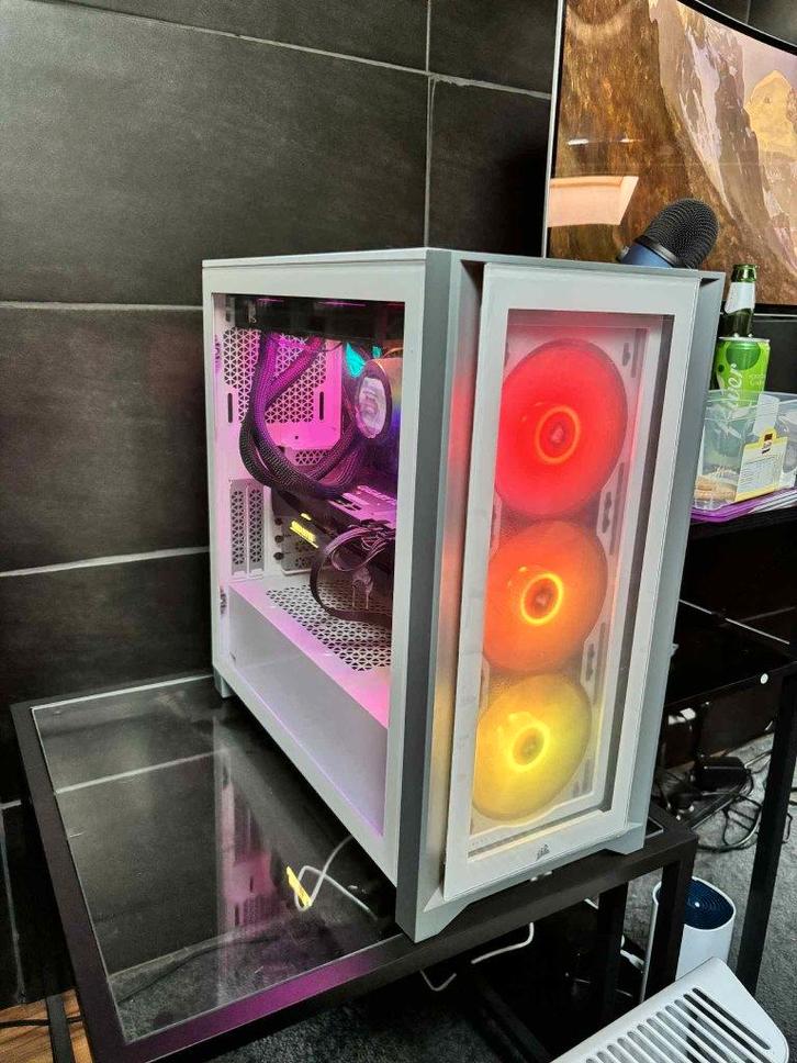 Custom gaming setup, Consoles de jeu & Jeux vidéo, Jeux | PC, Comme neuf, Shooter, 1 joueur, À partir de 16 ans, Un ordinateur