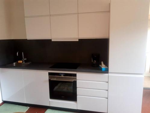 Keuken, Huis en Inrichting, Keuken | Complete keukens, Zo goed als nieuw, Enkelwandige keuken, Wit, Kunststof, Greeploos, Hoogglans of Gelakt