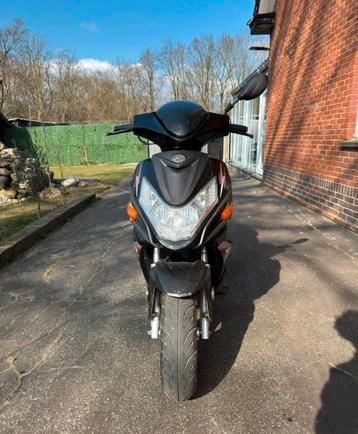 B-klasse scooter 2 takt beschikbaar voor biedingen