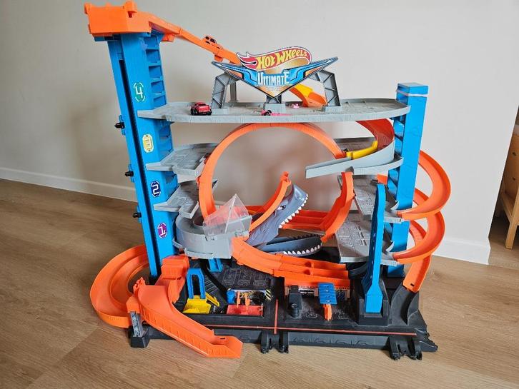 Super grand garage Hot wheels ultimate, Kinderen en Baby's, Speelgoed | Racebanen, Gebruikt, Racebaan, Hot Wheels, Met looping