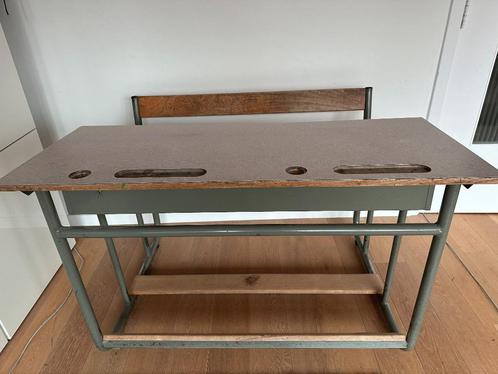 Echte schoolbank, Huis en Inrichting, Bureaus, Gebruikt, Bureau, Ophalen
