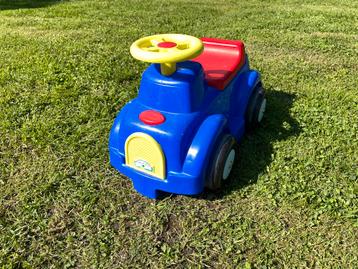 Voiture de marche pour tout-petits disponible aux enchères