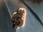 Chaussure adidas 21, Kinderen en Baby's, Babykleding | Schoentjes en Sokjes, Ophalen of Verzenden, Zo goed als nieuw