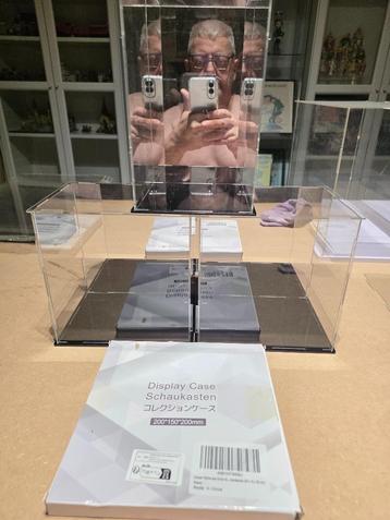 vitrine acrylique fond miroir beschikbaar voor biedingen