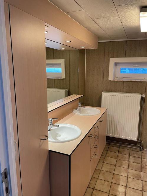 Gratis: badkamermeubels + douchecabine, Huis en Inrichting, Badkamer | Complete badkamers, Gebruikt, Met douche, Ophalen