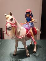 Wit paard in beweging en Henning met zijn ruiter, Kinderen en Baby's, Speelgoed | Poppen, Ophalen of Verzenden, Gebruikt, Barbie