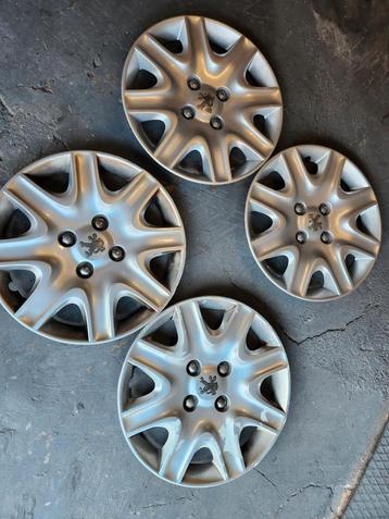 Wieldoppen Peugeot-15 ". beschikbaar voor biedingen