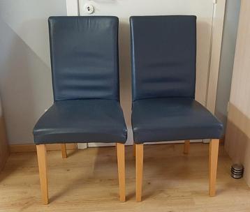2 blauw/grijze eetkamerstoelen  beschikbaar voor biedingen