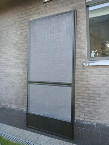 Muggendeur ral 9005 structuur beschikbaar voor biedingen