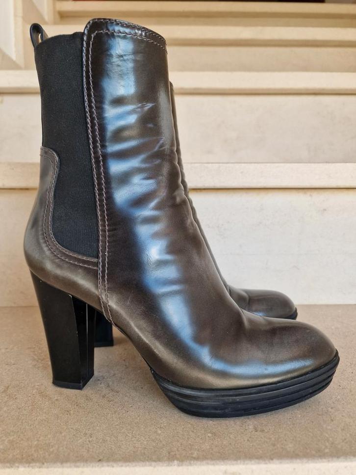 Hoganlaarzen - rookgrijs - maat 37,5, Kleding | Dames, Schoenen, Zo goed als nieuw, Grijs, Ophalen of Verzenden