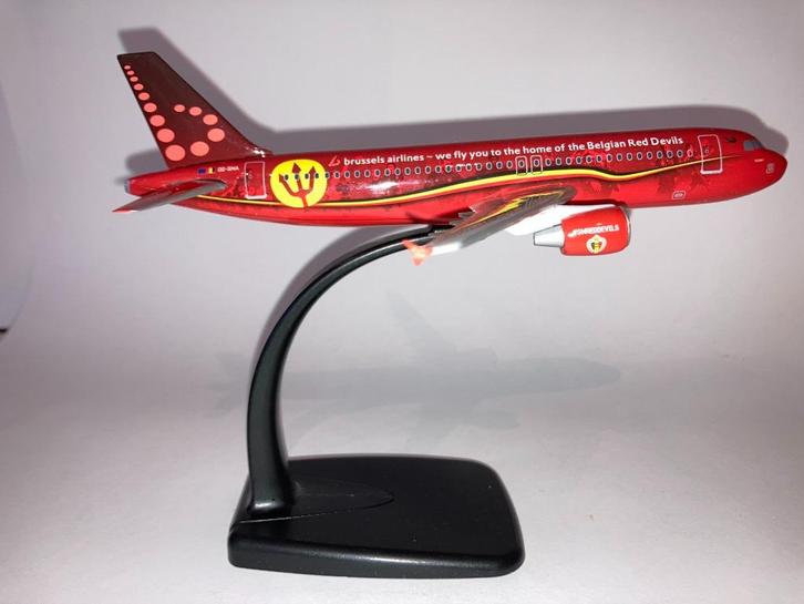 Vliegtuig Airbus A320 1:200 Brussels Airlines Red Devils Dia, Verzamelen, Luchtvaart en Vliegtuigspotten, Nieuw, Ophalen of Verzenden