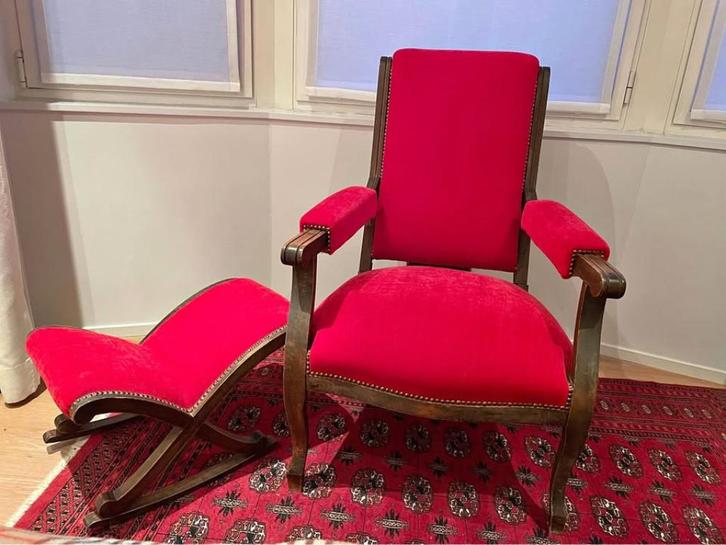 Antieke relax fauteil met voetbank, Antiek en Kunst, Antiek | Meubels | Stoelen en Sofa's, Ophalen