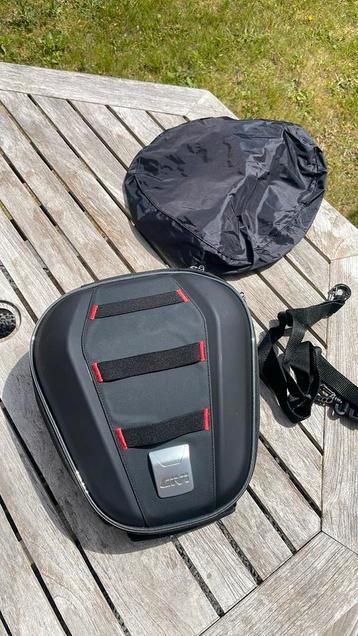 Givi ST610 Zitslot (10 liter) Zadeltas Universeel - Zwart beschikbaar voor biedingen