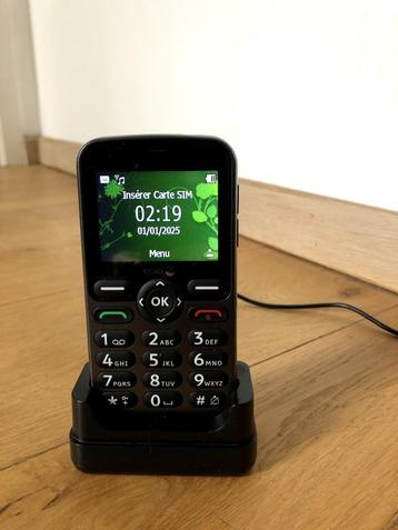GSM DORO 5860 pour personnes âgées facile de charge beschikbaar voor biedingen