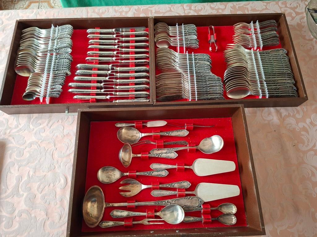 147-delig verzilverd bestek in Louis XV / Rococo stijl, Huis en Inrichting, Keuken | Bestek, Ophalen