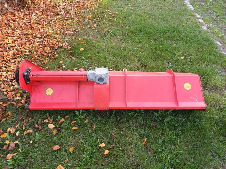 Klepelmaaier met werk, Zakelijke goederen, Landbouw | Werktuigen, Ophalen